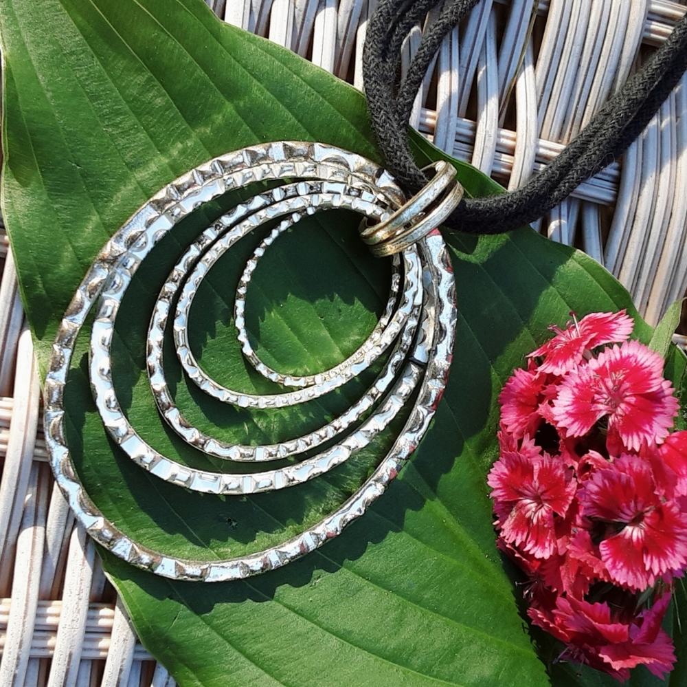 🍀3/$15 Triple Cord Multi-Tone Statement Necklace